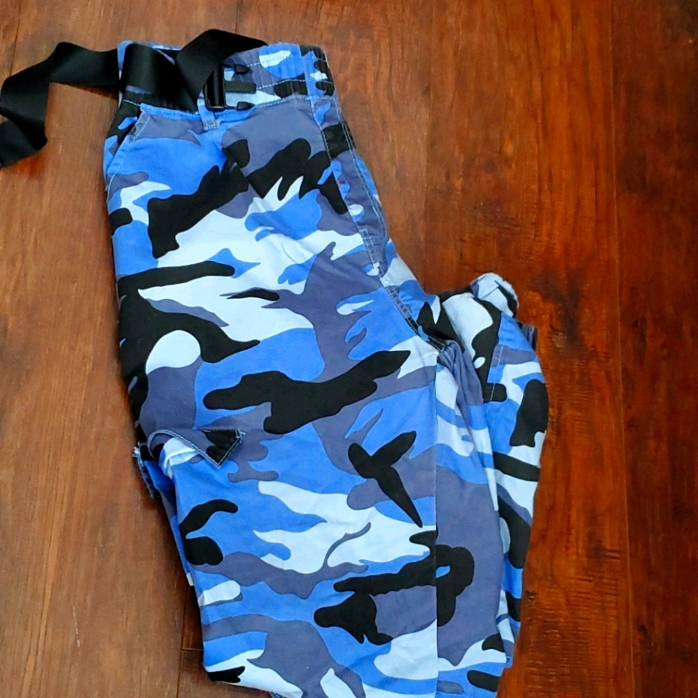 Camouflage jeans